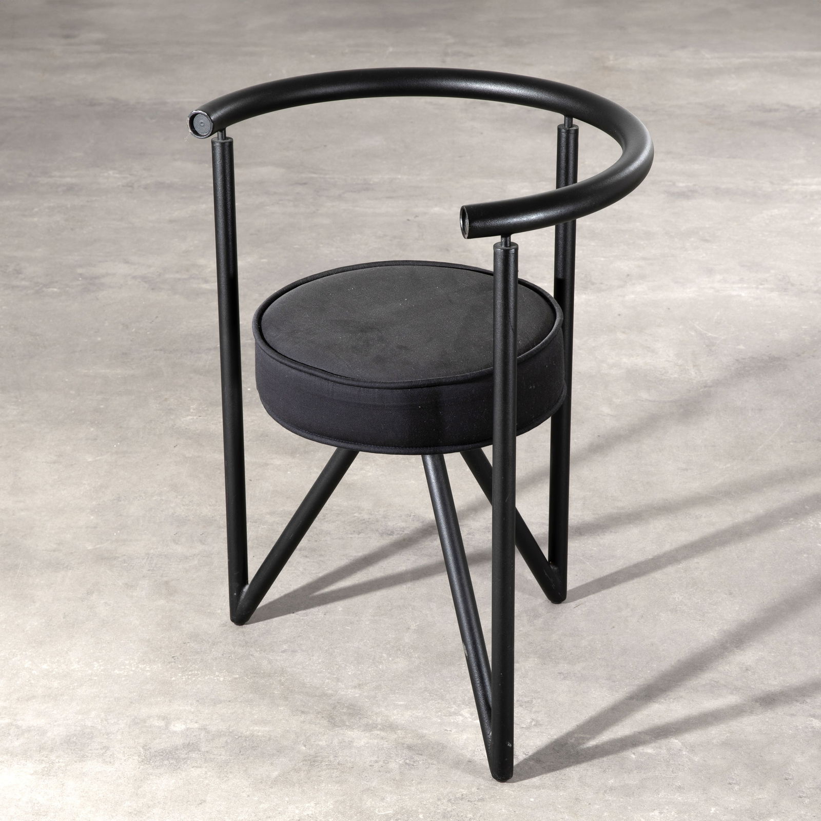 Philippe Starck, Chair model Miss Dorn: Philippe Starck Designed in 1982. Manufactured by Disform, Spain. Tubular steel with textured paint, wood, and fabric. H. 70 cm, D. 54 cm.