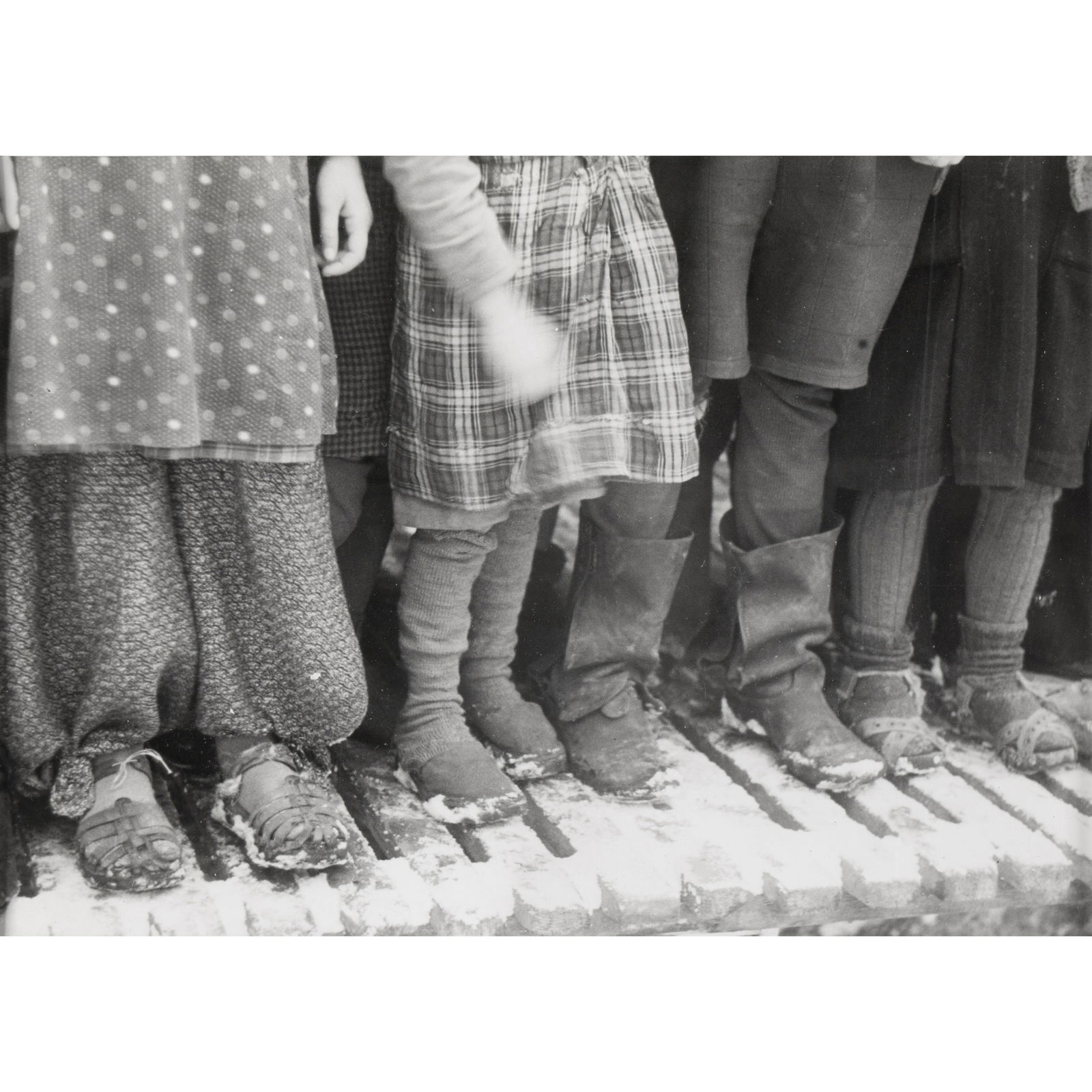 Otto Maximiliam (Umbo) Umbehr* (1902-1980), 'Children's clothing refugee camp Benthe', 2007 (1 of 4)