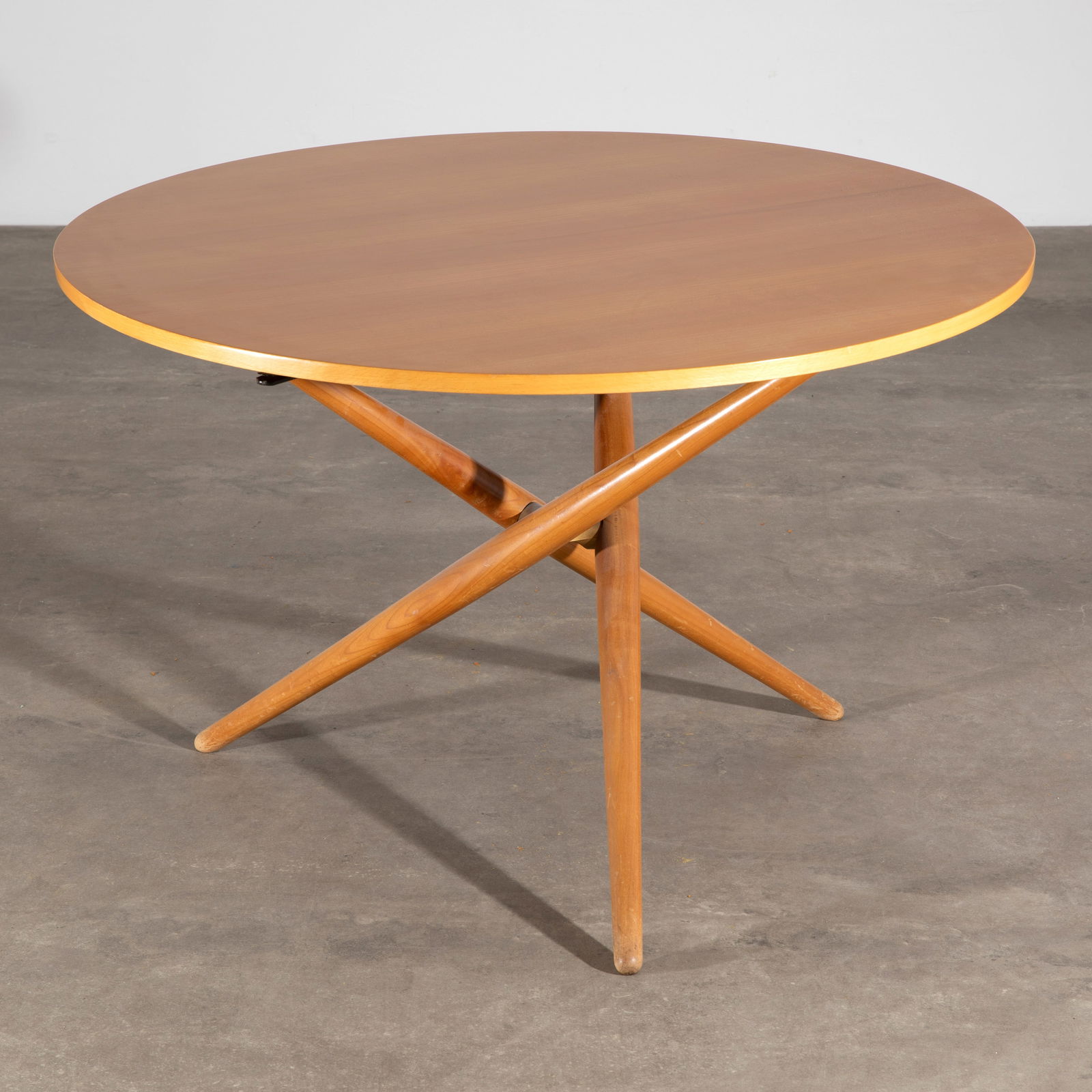 Jürg Bally, Adjustable table model Movex or ST table (1 of 4)