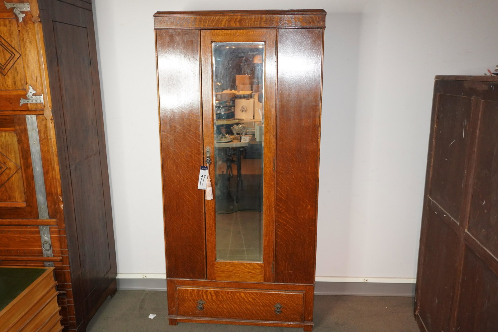 ANTIQUE OAK MIRRORED ARMOIRE: ANTIQUE OAK MIRRORED 1 DOOR ARMOIRE W/ BOTTOM DRAWER, 71"H X 15"D X 34"W, VERY GOOD CONDITION