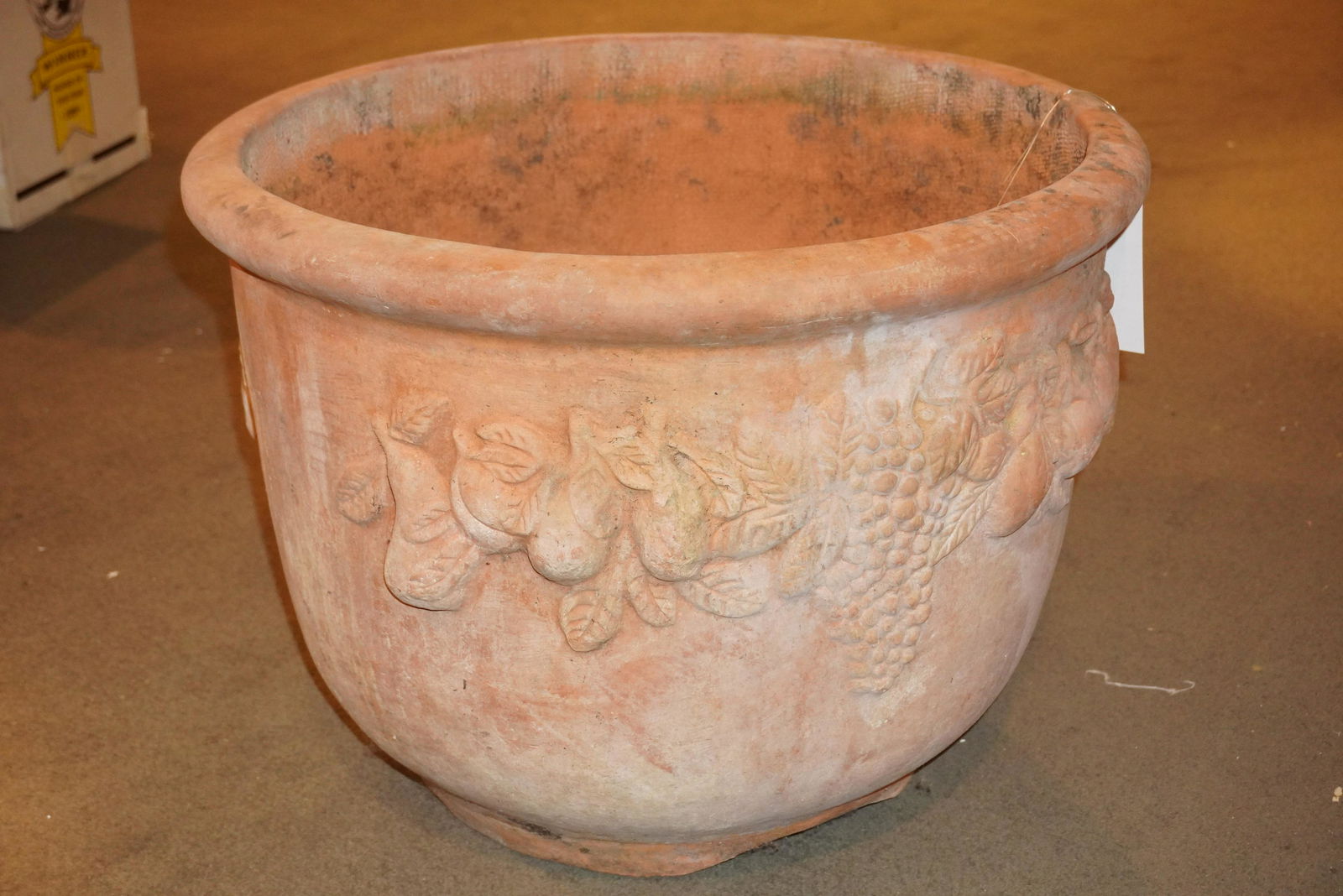 VINTAGE CLAY POTTERY GARDEN PLANTER (1 of 3)
