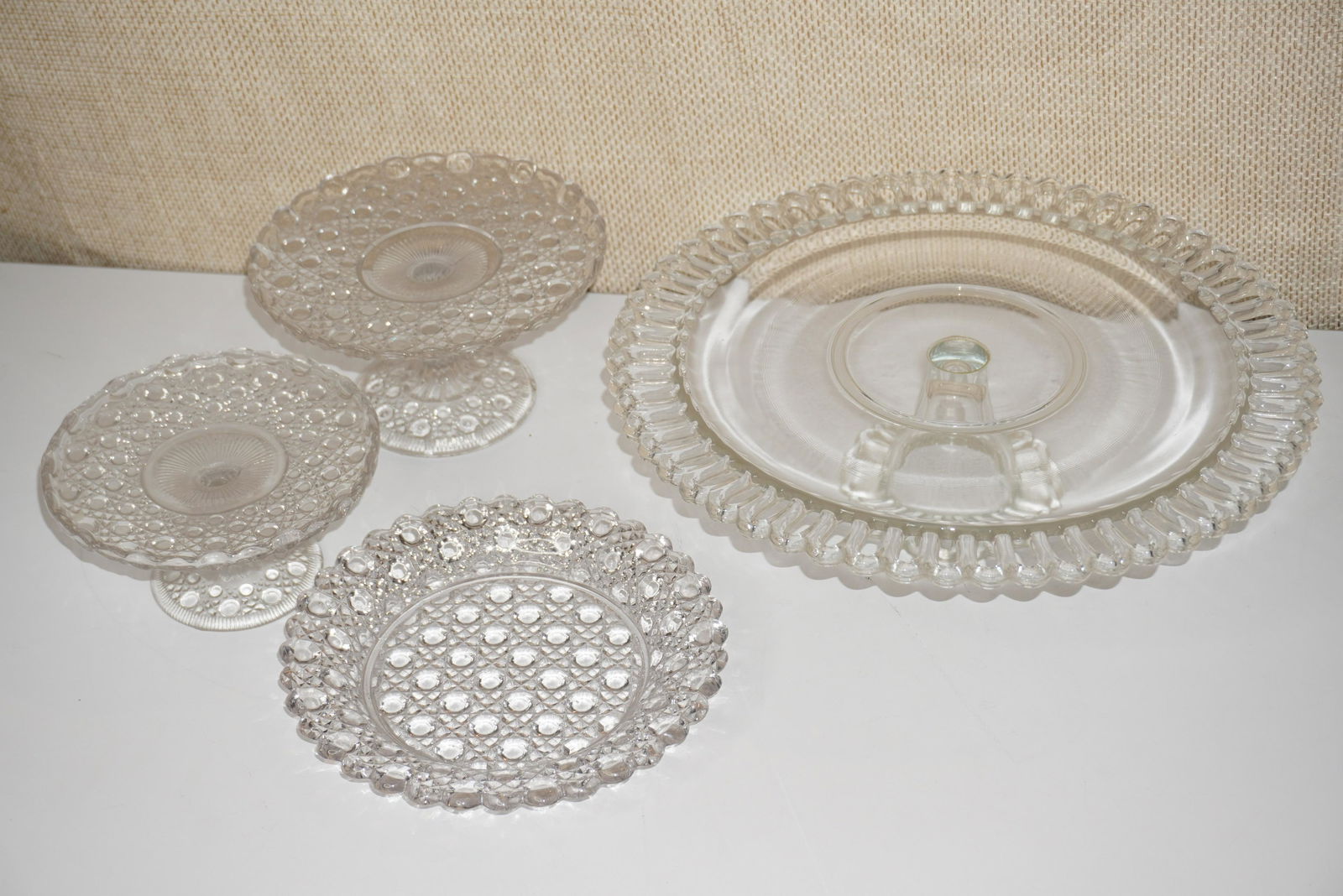GROUP OF FINELY CUT CRYSTAL PLATES (1 of 7)