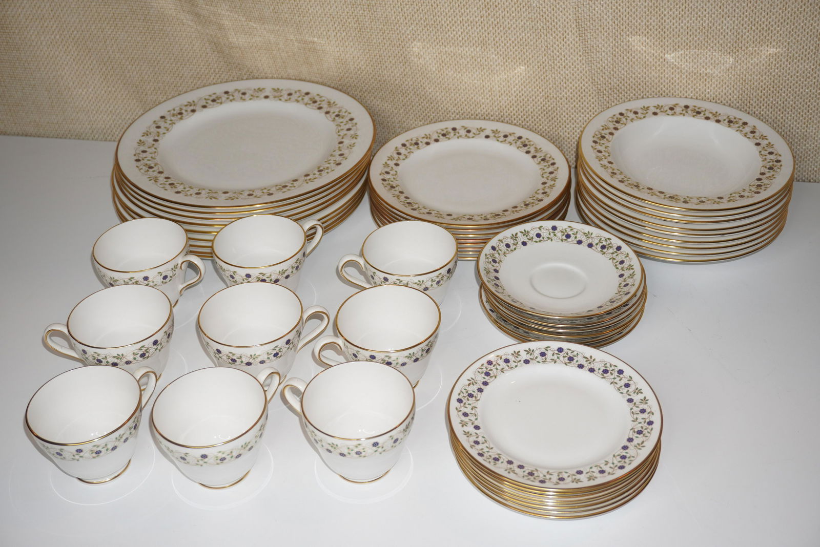 SPODE FILIGREE DISH SET (1 of 6)