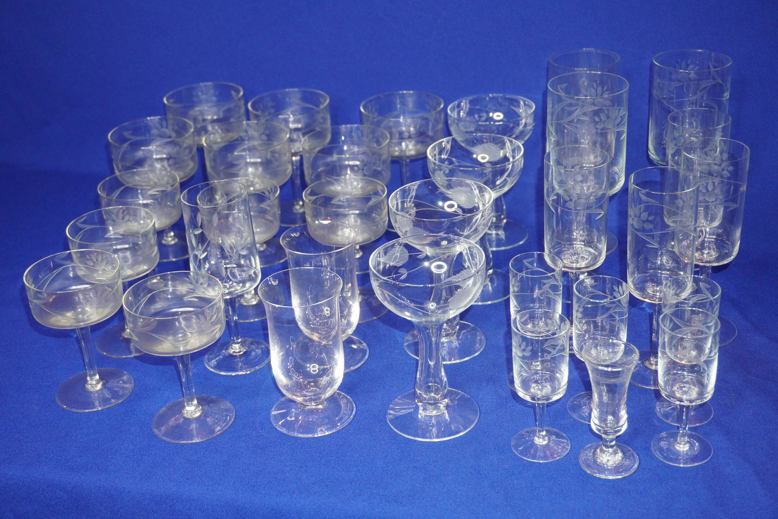 GROUP OF 32 ETCHED CRYSTAL ASST' GLASSES (1 of 6)