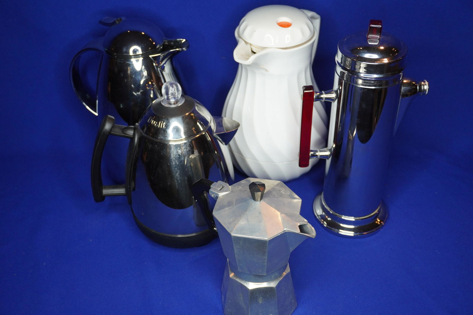 GROUP OF COFFEE POTS & CARAFES (1 of 4)