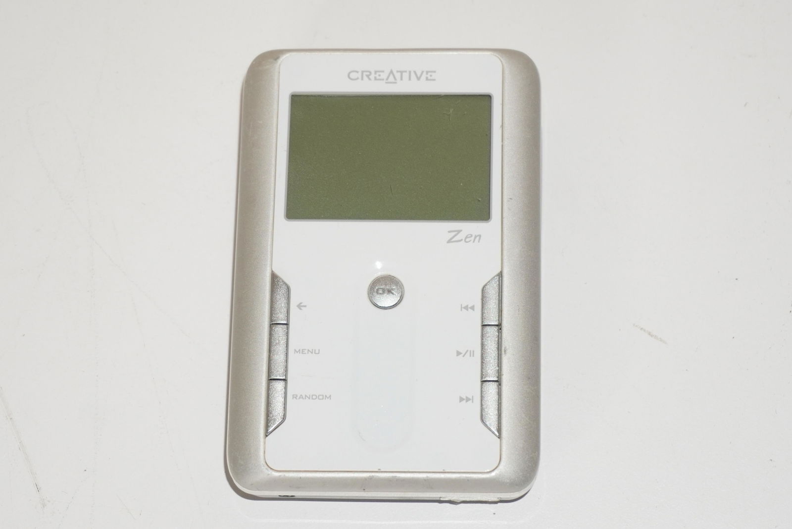 Creative Zen Touch 20GB MP3 Player: Creative Zen Touch 20GB MP3 Player, NO HARDWARE