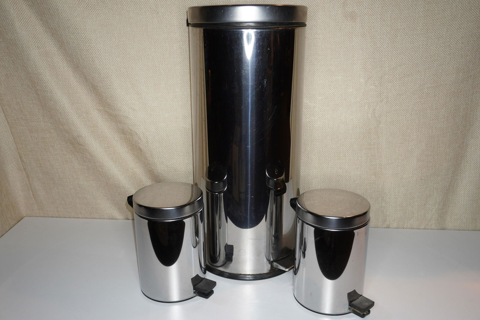 GROUP OF 3 STAINLESS TRASH CANS (1 of 3)