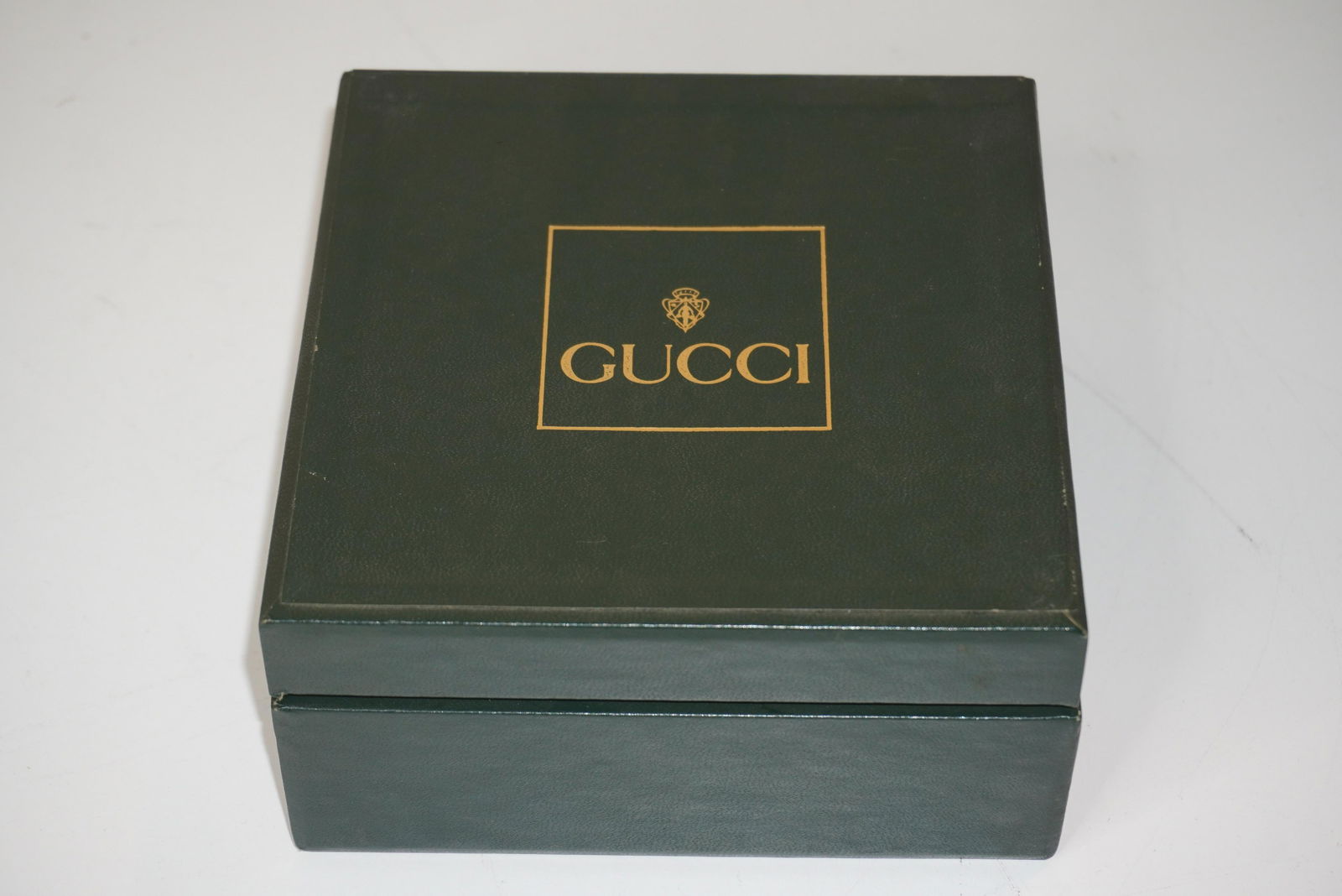 SET OF 6 GUCCI EQUESTRIAN PLATES (1 of 5)