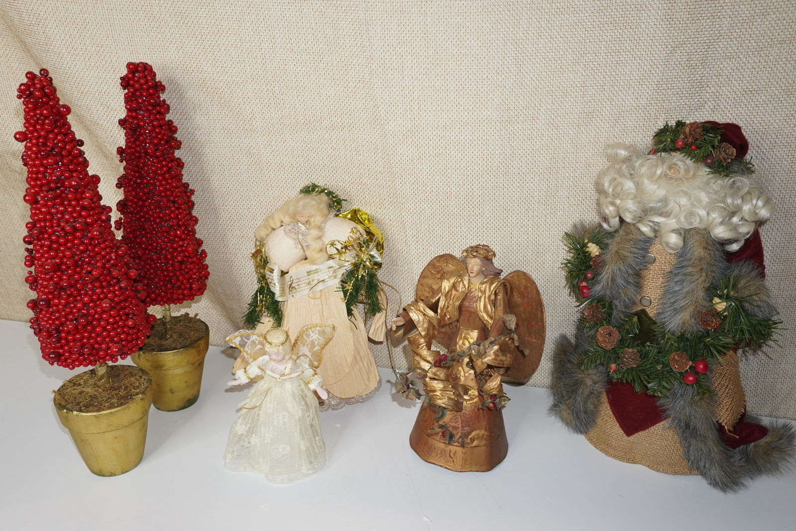 ASST' HOLIDAY DECORATIONS (1 of 3)