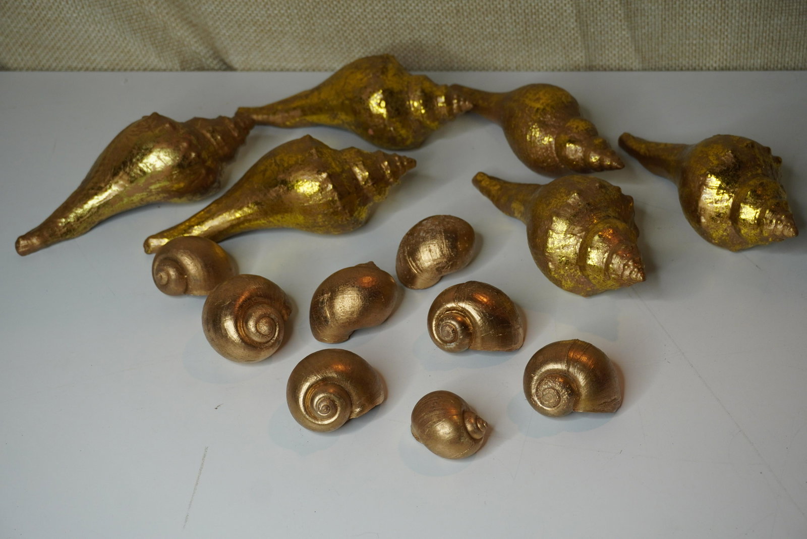 GROUP OF GOLD DIPPED CLAY SEASHELLS: GROUP OF GOLD DIPPED CLAY SEASHELLS, VERY GOOD CONDITION