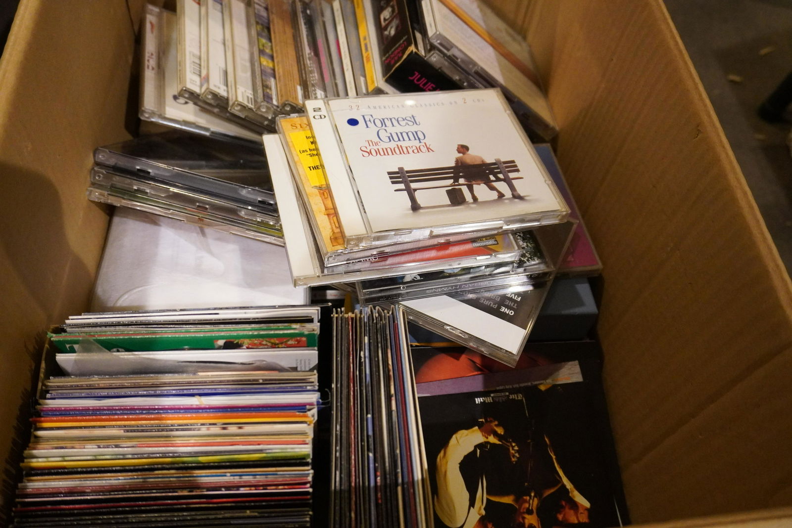 A LARGE COLLECTION OF COMPACT DISCS (1 of 3)