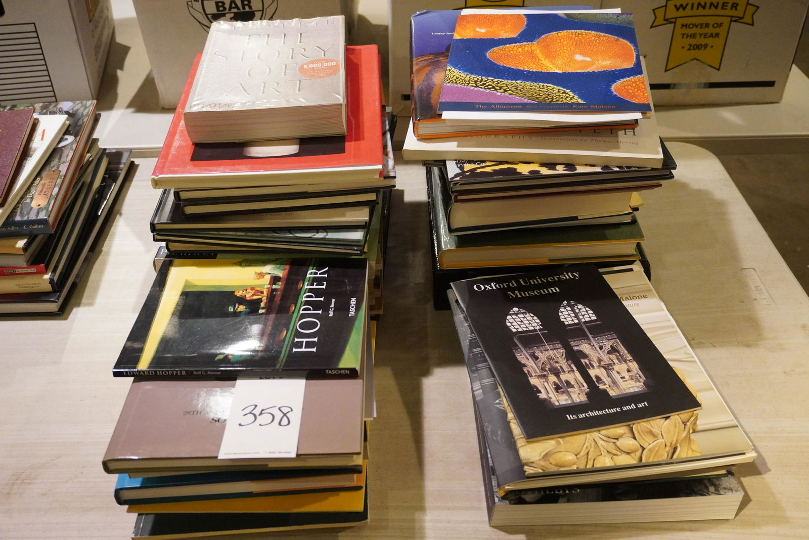 GROUP OF ART & ANTIQUE REFERENCE BOOKS (1 of 5)