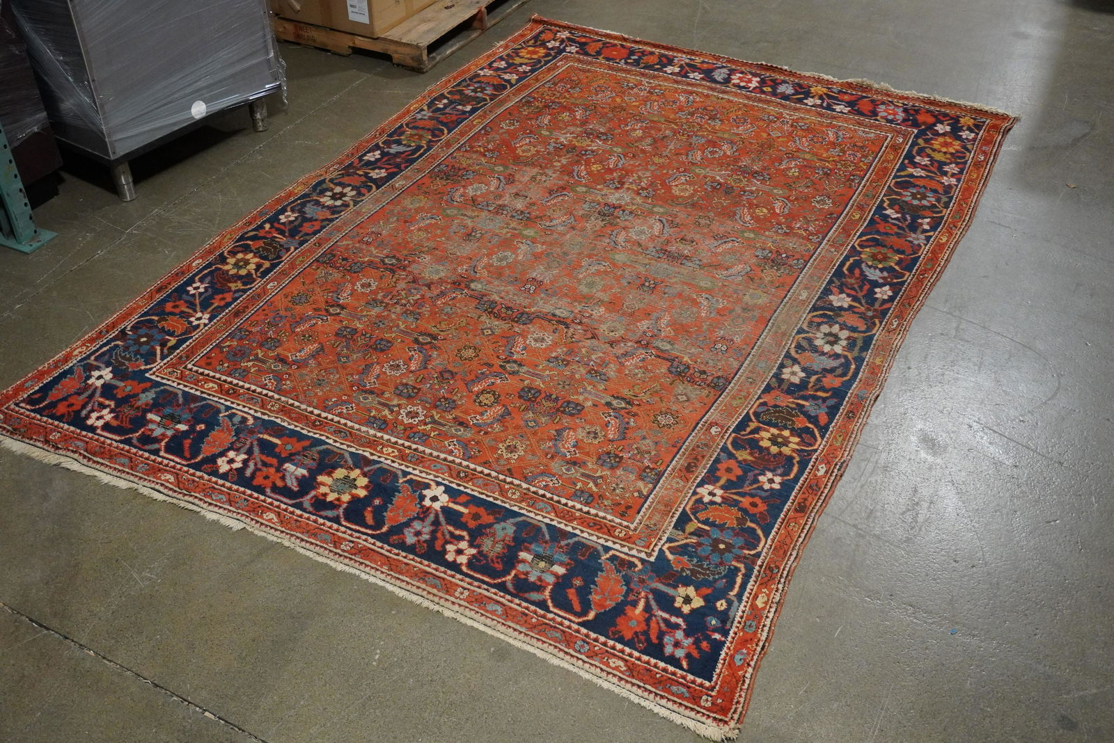 ANTIQUE PERSIAN SERAPI WOOL RUG (1 of 5)