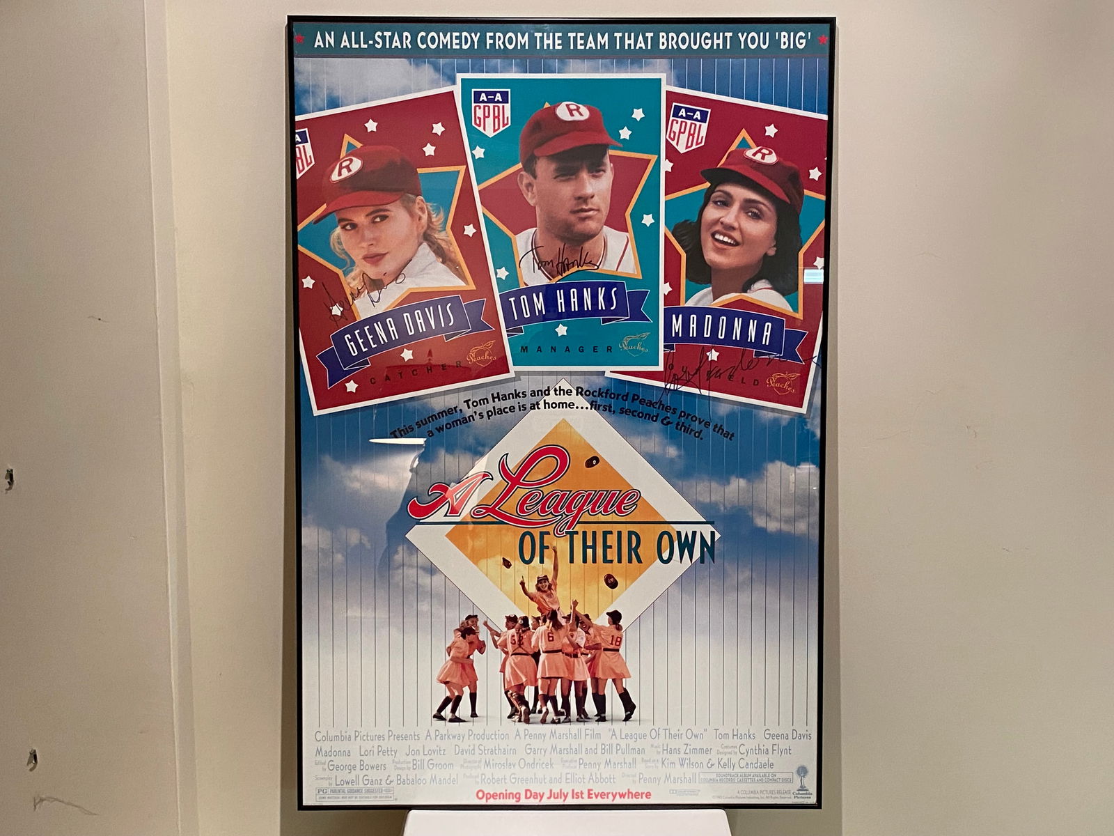 Certified A League of Their Own Cast Signed Framed  Movie Poster (1 of 9)
