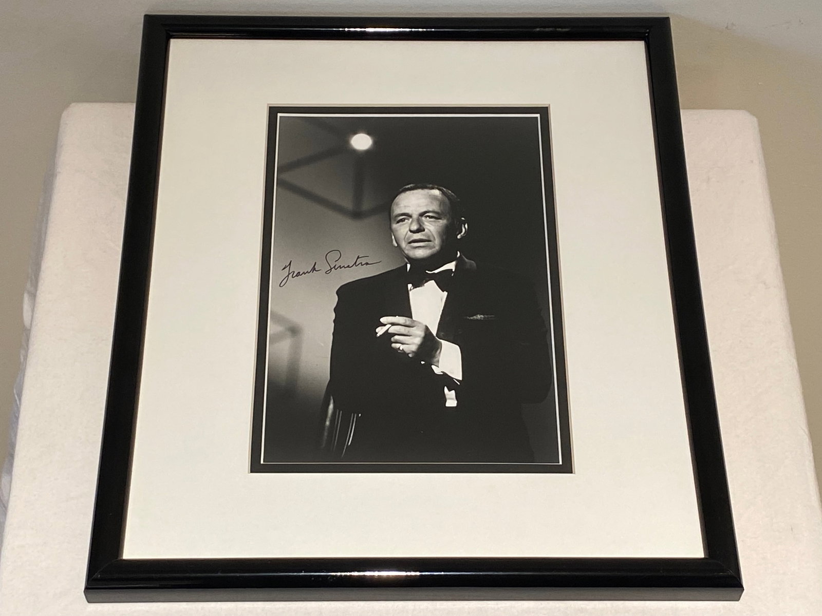 Certified Frank Sinatra Signed 8 x 10 Black and White Glossy Photograph (1 of 6)