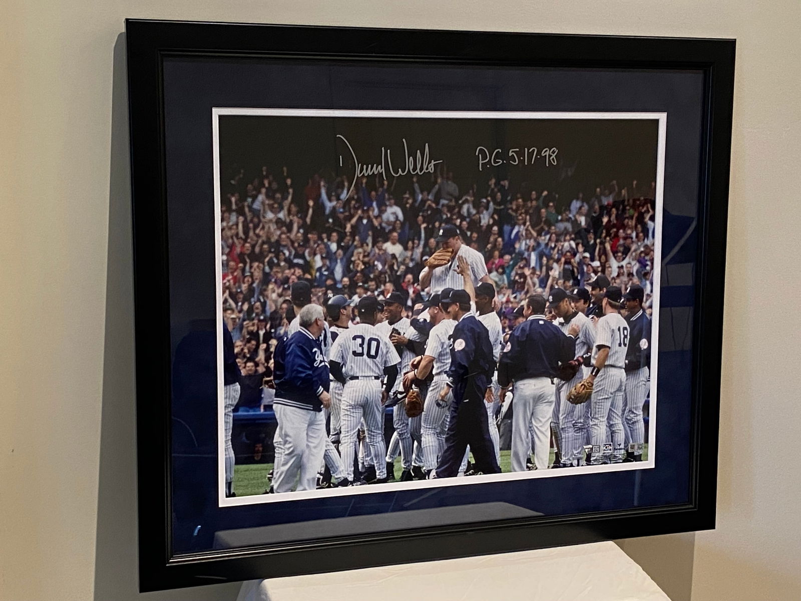 Certified David Wells Perfect Game Signed Color Photograph (1 of 7)