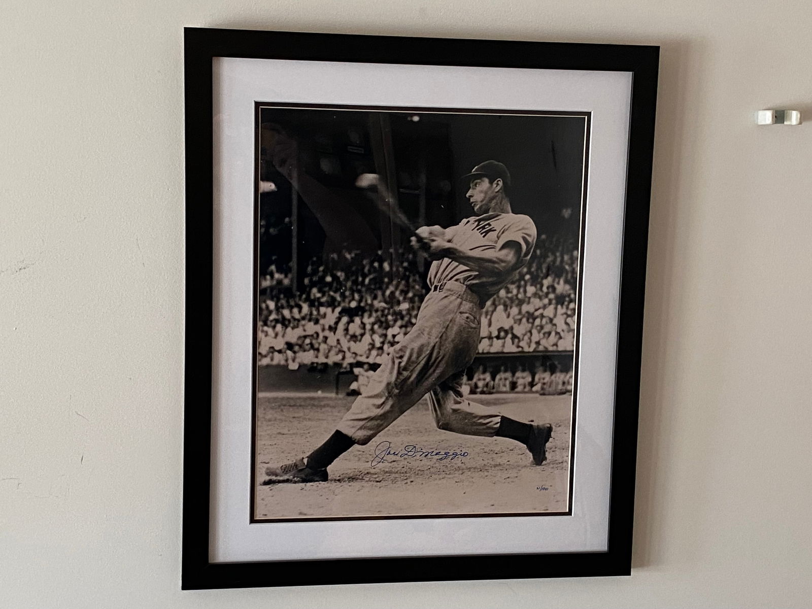 Certified  Joe DiMaggio Signed and Numbered 16 x 20 1941 Photograph (1 of 9)
