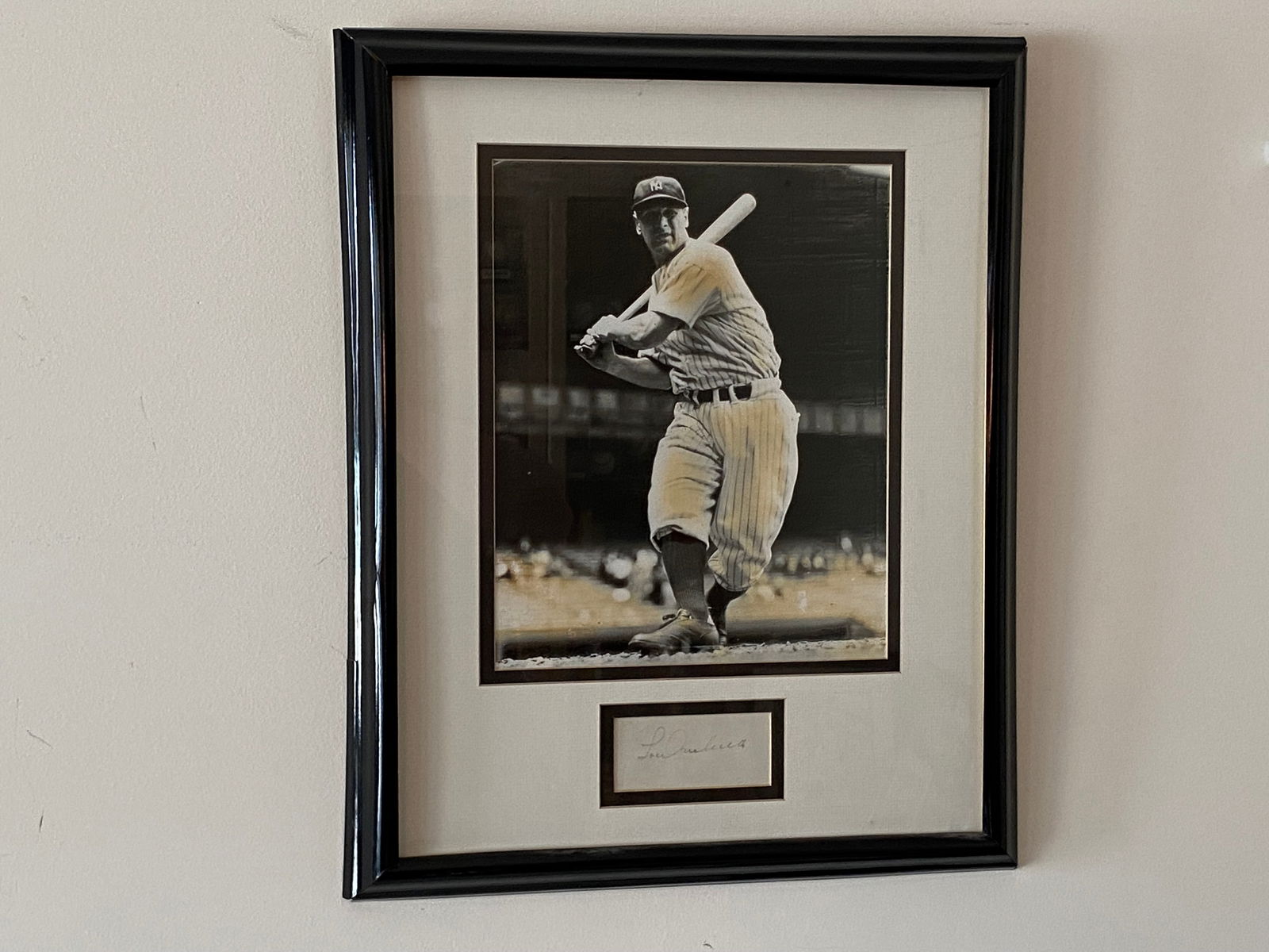 Certified Lou Gehrig Autograph Cut w/ 11 x 14 Photograph (1 of 7)