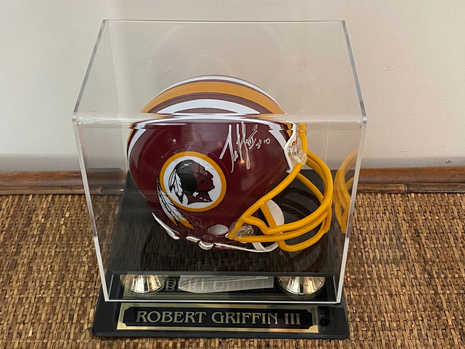 Certified Robert Griffin lll Signed Washington Redskins Mini Helmet (1 of 7)