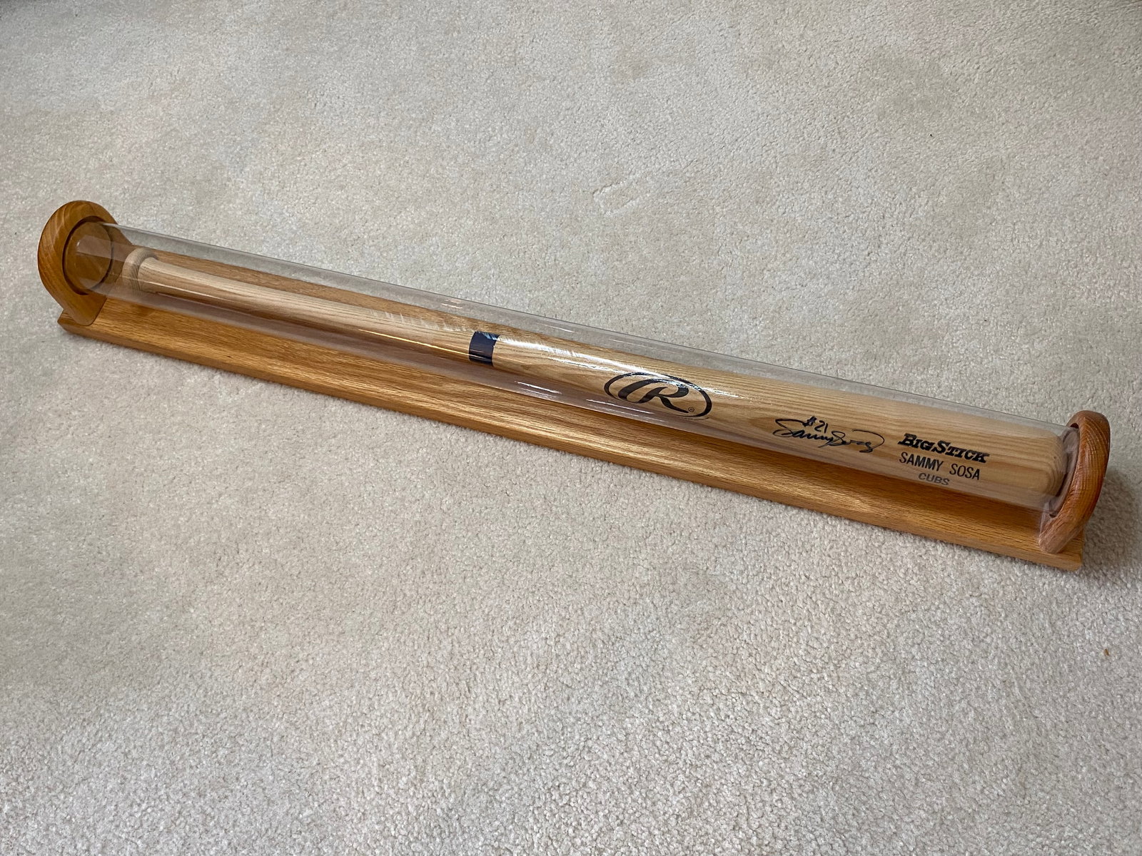 SAMMY SOSA Signed Baseball Bat Rawlings BIG STICK - Cubs (1 of 6)