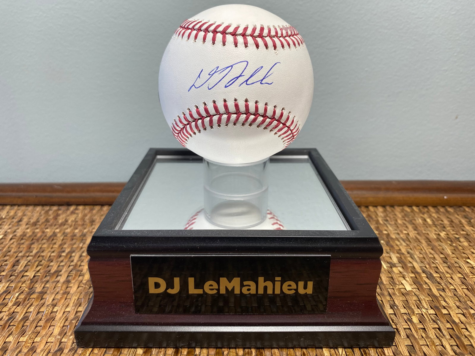 Certified DJ LeMahieu Signed MLB Baseball (1 of 7)