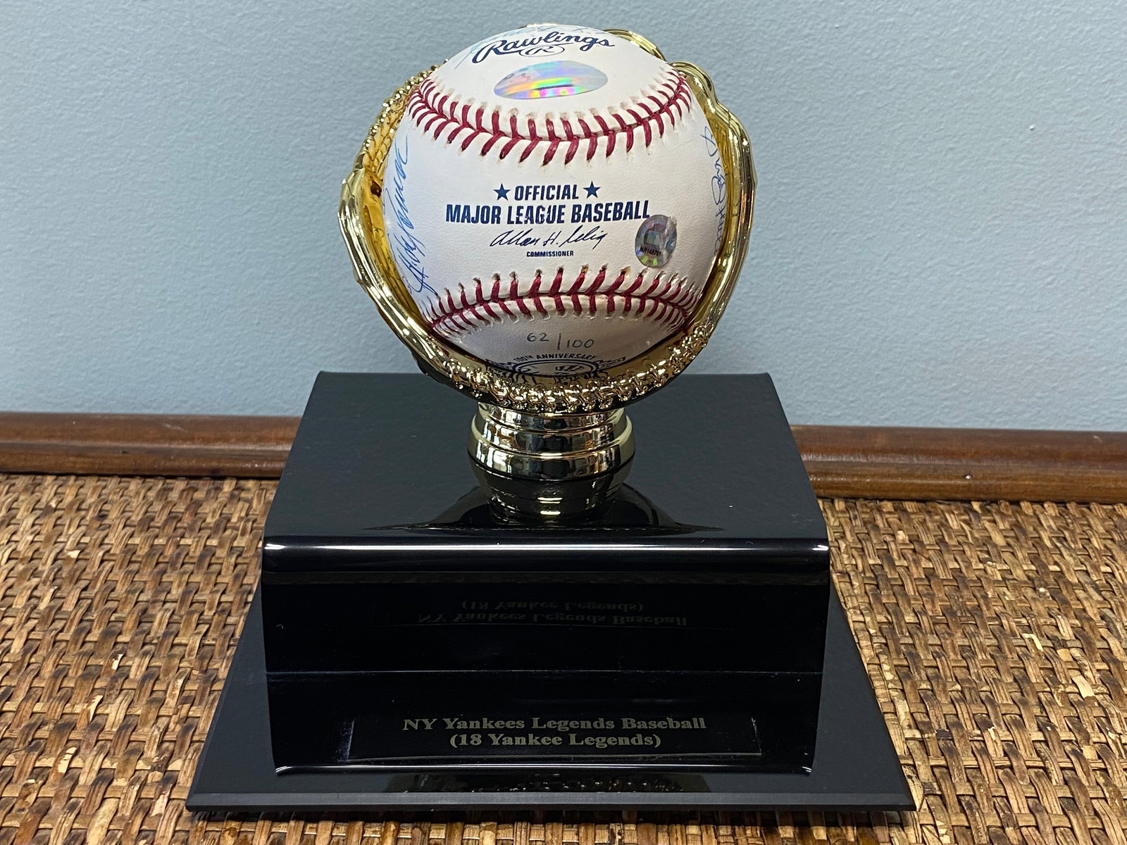 Certified NY Yankees 18 Legends Signed MLB Baseball (1 of 12)