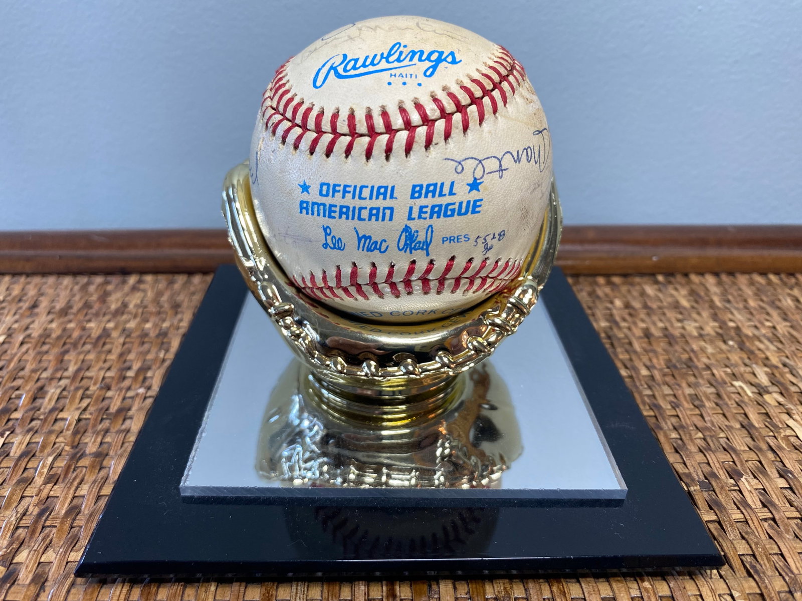 Numbered Iconic Multi-Signed AL Baseball: Numbered, Signed Mickey Mantle, Joe DiMaggio, Joe McCarthy, Roger Maris, Whitey Ford, Phil Rizzuto, Yogi Berra, Billy Martin Signatures, Includes Acrylic Display Case