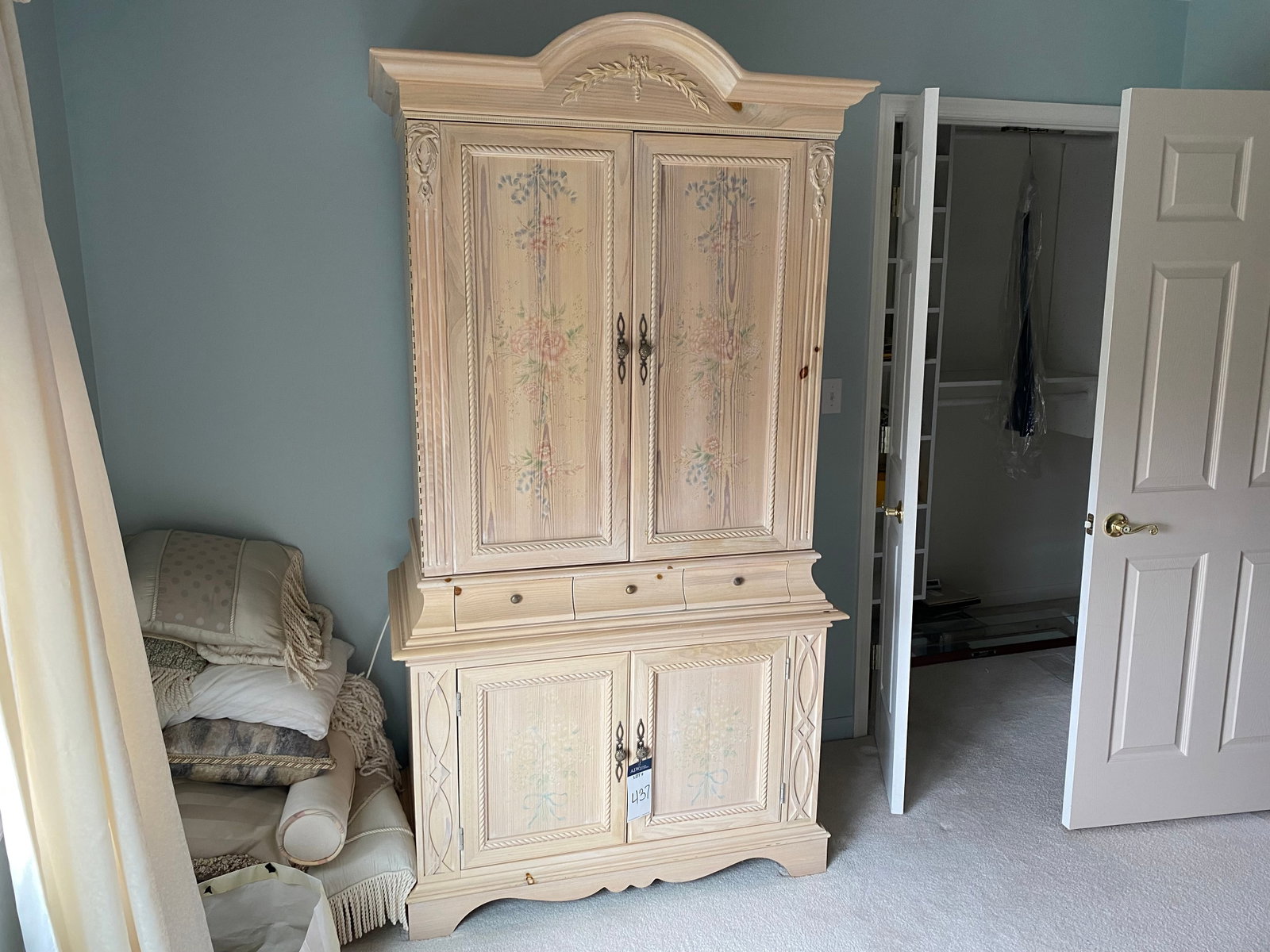 Lexington Furniture 4-Door 6-Drawer Armoire: Blonde Wood w/Floral Designs