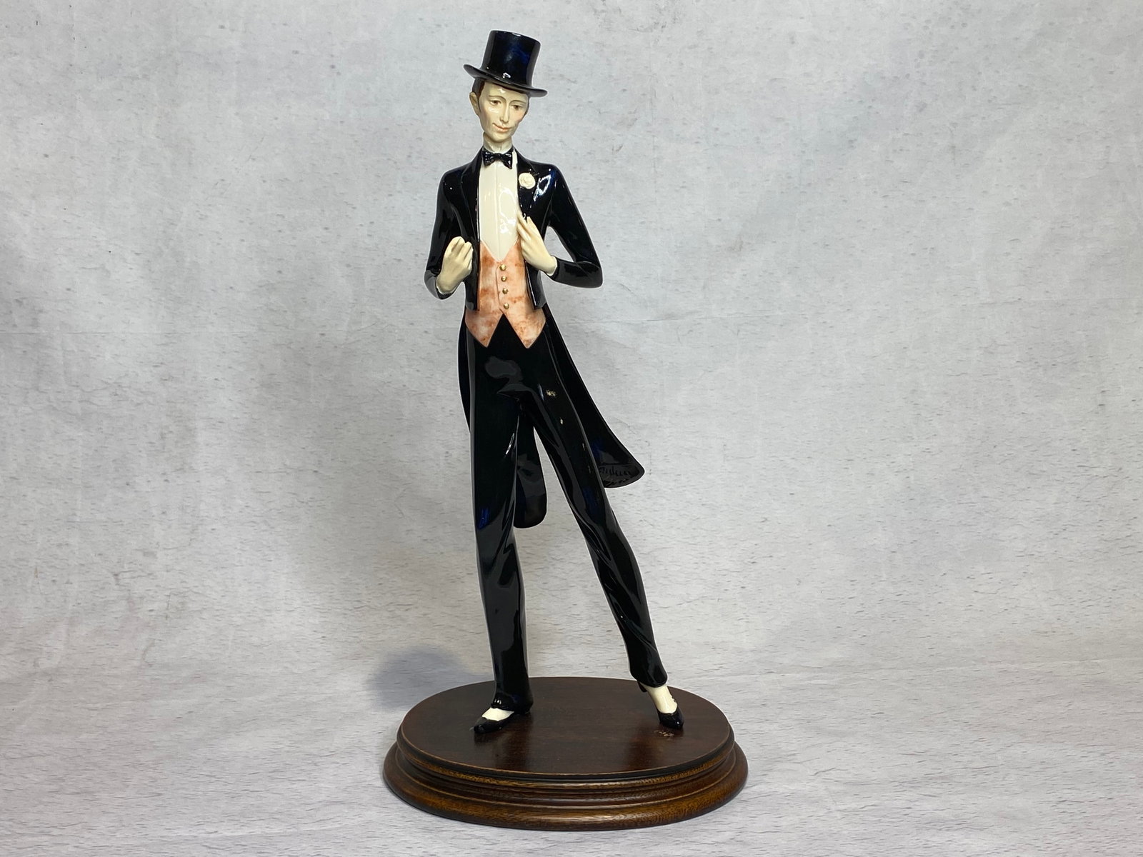 Vintage A. Santini Signed Dapper Gentleman Dressed In Tails Figure: Numbered 36/3500