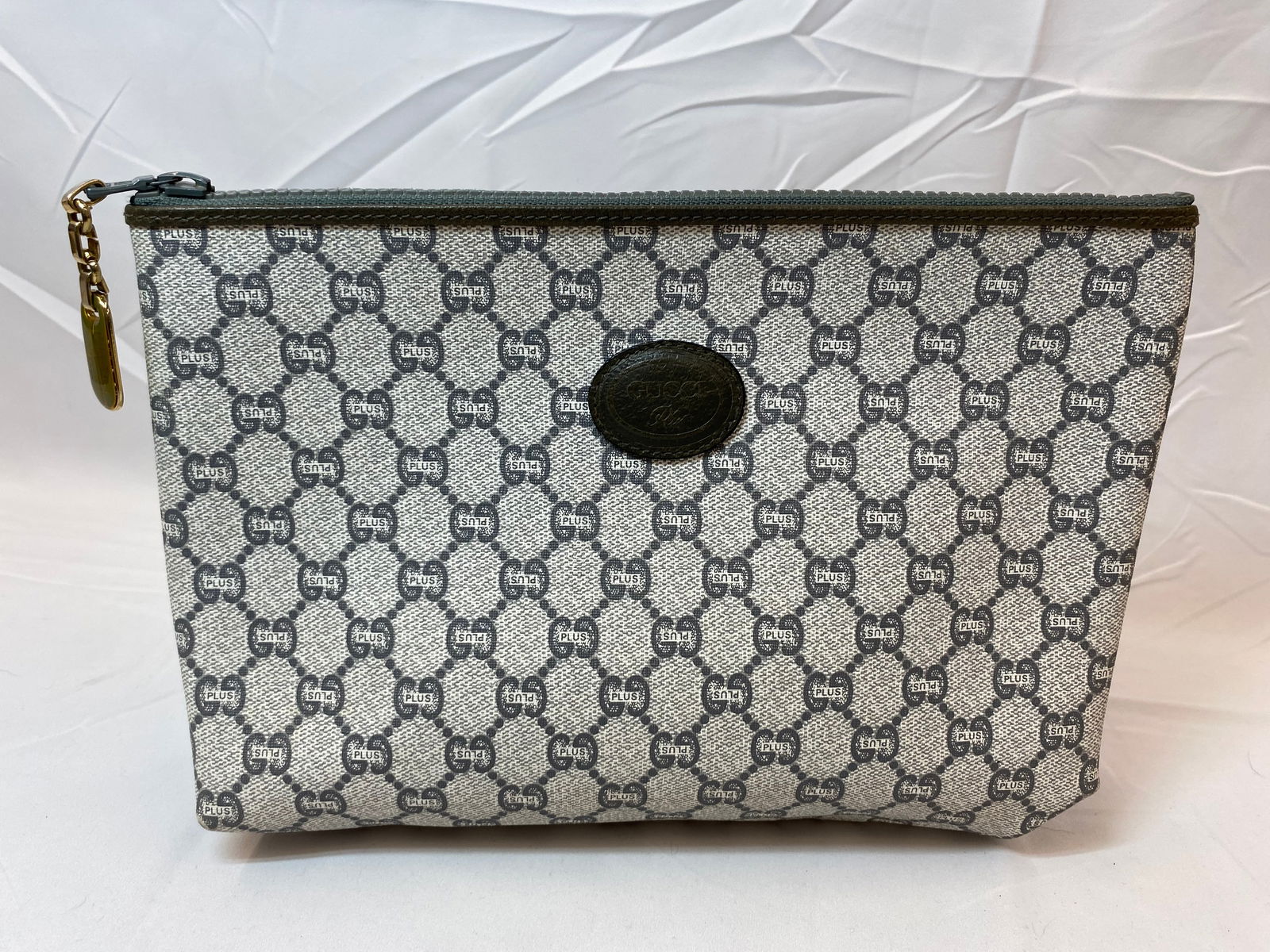 GUCCI PLUS VINTAGE LARGE TRAVEL COSMETIC POUCH (1 of 8)