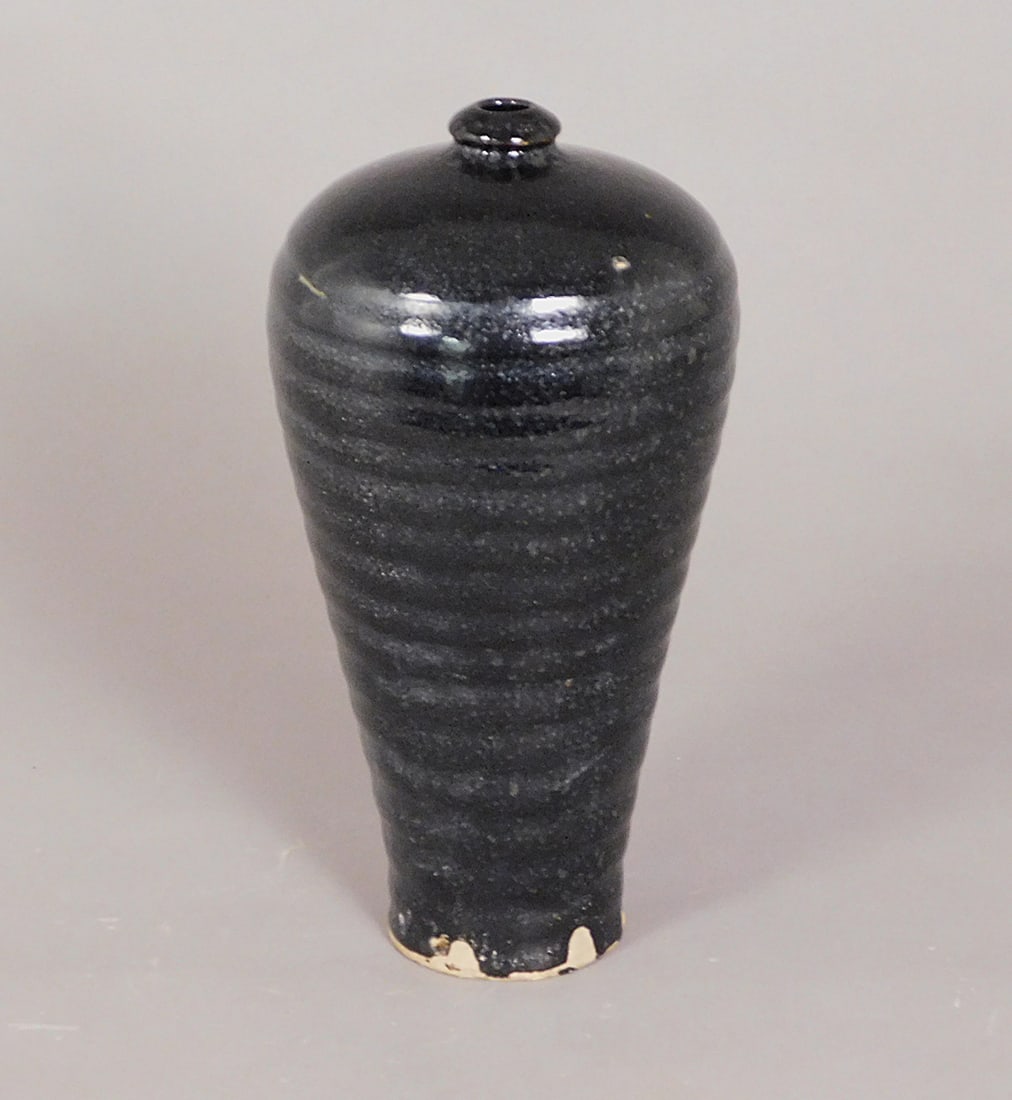 Black Glaze Stoneware Henan Meiping  Vase w/ Ribbed Texture Jin Dynasty (1 of 11)