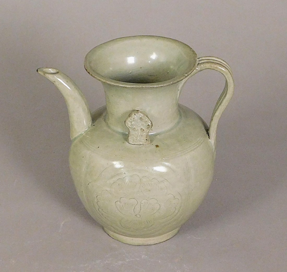 Incised Celadon Glaze Longquan Ewer Song Dynasty (1 of 13)