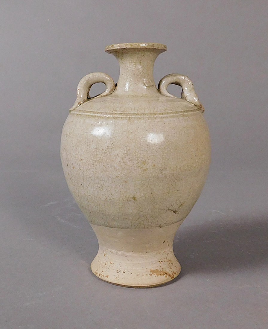 Small Handle Stoneware Vase With Pale Green Glaze Proto-Yueware Six Dynasties (1 of 8)
