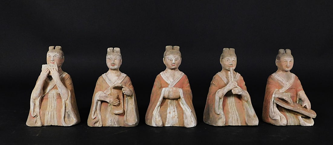 Group of Five Painted Pottery Female Musicians Han Dynasty (1 of 20)
