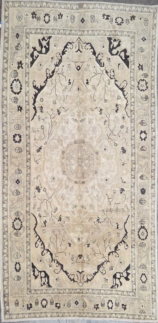 Ushak - Medallion Area Rug, 6'-2" X 10'-0" (1 of 4)