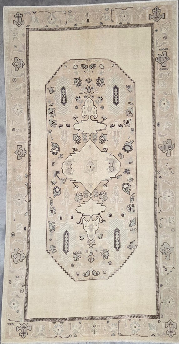 Ushak - Medallion Area Rug, 5'-11" X 9'-3" (1 of 4)