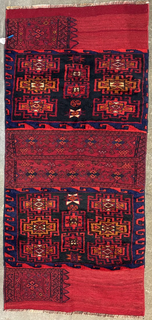 Camel Bag-G Runner, 3'-3" X 7'-5" (1 of 4)