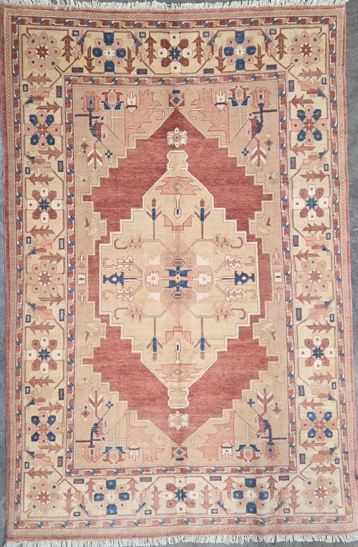 Milas - Medallioni Area Rug, 6'-8" X 8'-9" (1 of 4)