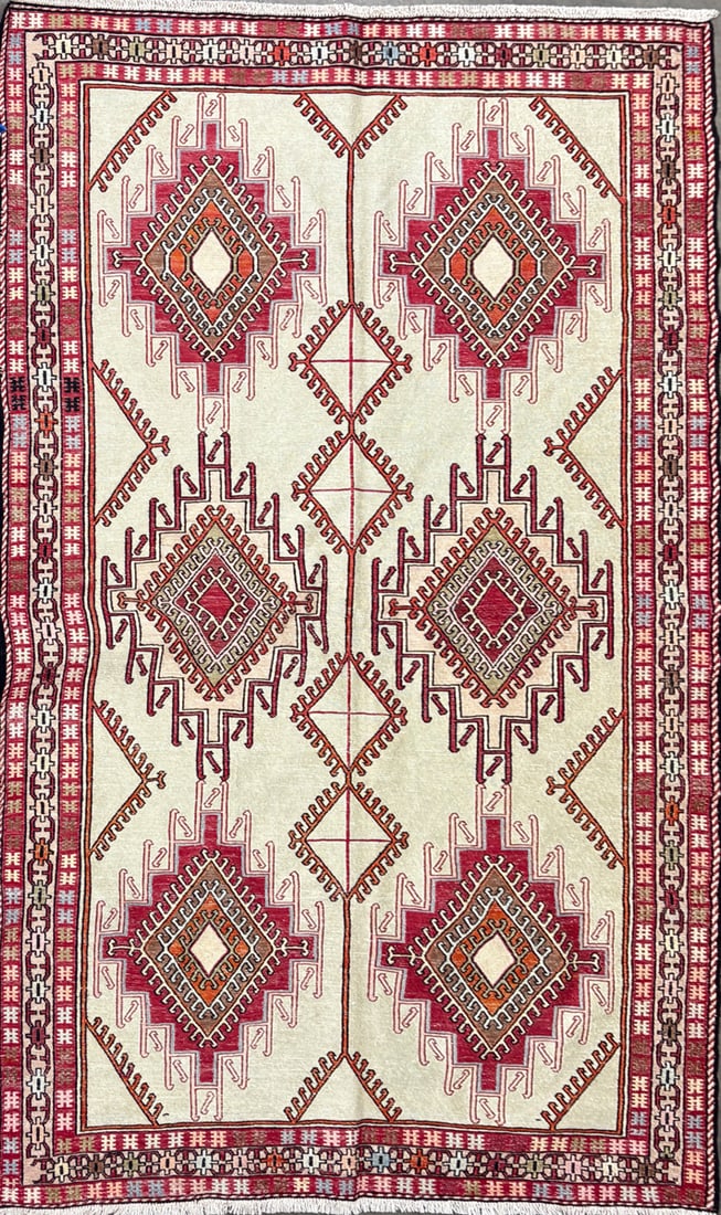 Soumaksilk-S Runner, 3'-11" X 6'-4": Size: 3'-11" X 6'-4" Country of Origin: TRK Color: IVR Border: MLT Advertised Retail Price: $ 1950 Tag No. 11378