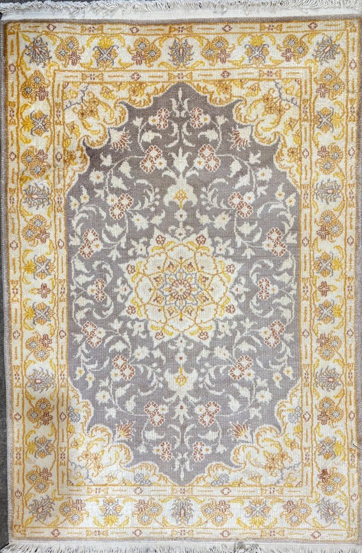 Flosh- Accent Rug, 2'-0" X 3'-0" (1 of 4)