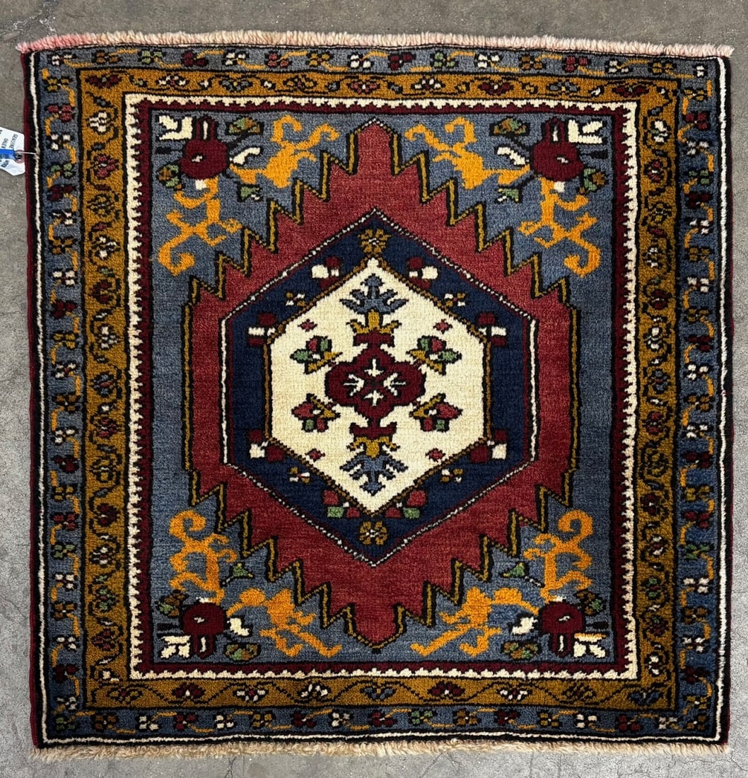 Yahyali- Accent Rug, 2'-5" X 2'-5" (1 of 4)