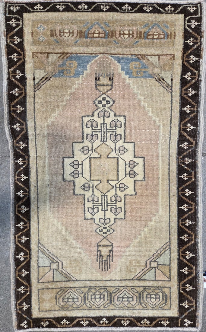 Vintage-Yasti Accent Rug, 1'-10" X 3'-11" (1 of 4)