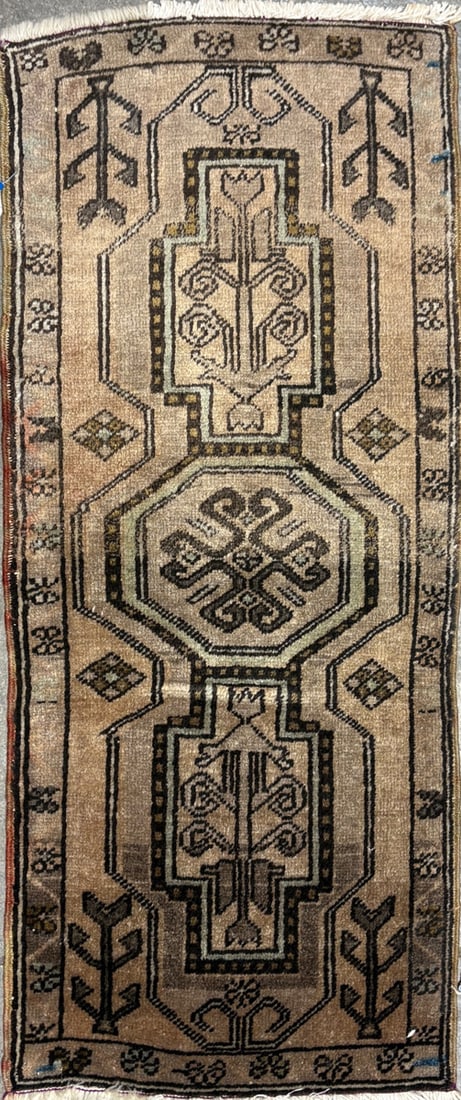 Vintage-Yasti Accent Rug, 1'-7" X 3'-9": Size: 1'-7" X 3'-9" Country of Origin: TUR Color: YEL Border: IVR Advertised Retail Price: $ 330 Tag No. 12142