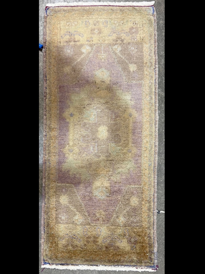 Vintage-Yasti Accent Rug, 1'-7" X 3'-7": Size: 1'-7" X 3'-7" Country of Origin: TUR Color: PLR Border: BLC Advertised Retail Price: $ 265 Tag No. 12591
