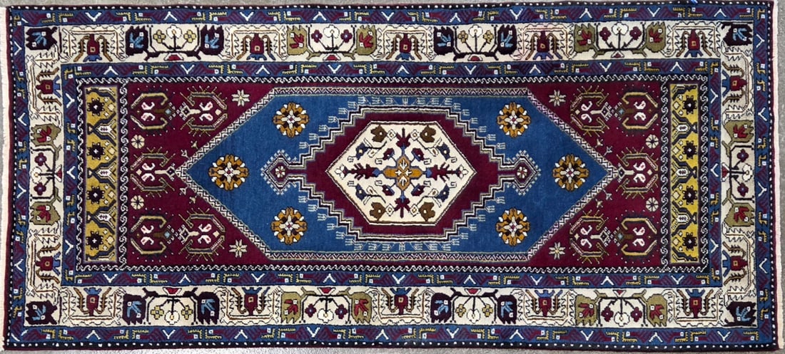 Yahyali- Runner, 3'-2" X 6'-1": Size: 3'-2" X 6'-1" Country of Origin: TUR Advertised Retail Price: $ 3800 Tag No. 16496 Shipping available. 