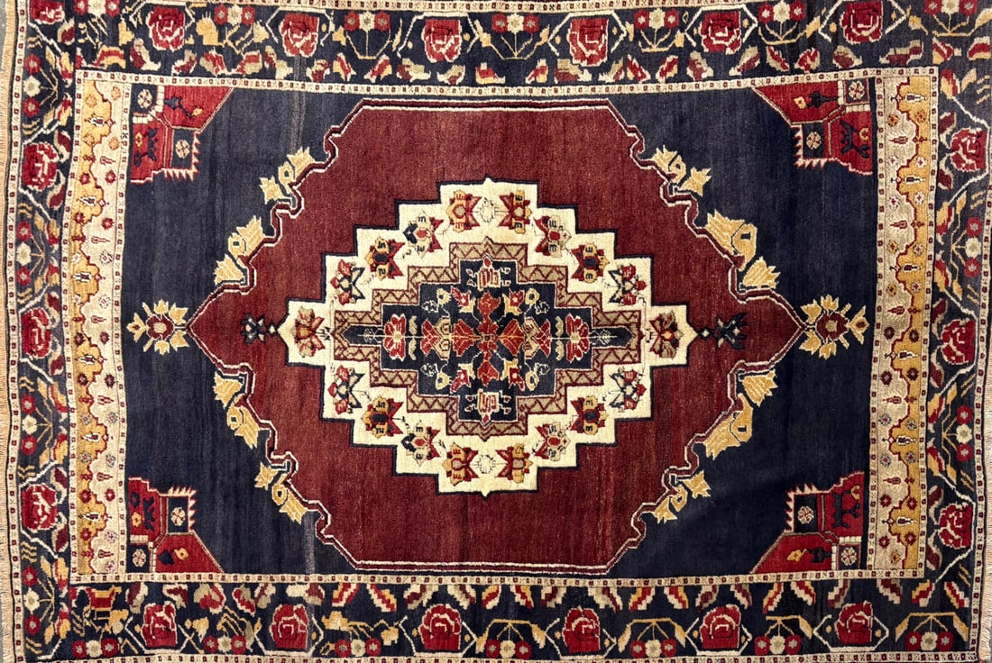 Tashpinar - Medallion Area Rug, 5'-8" X 8'-3" (1 of 4)
