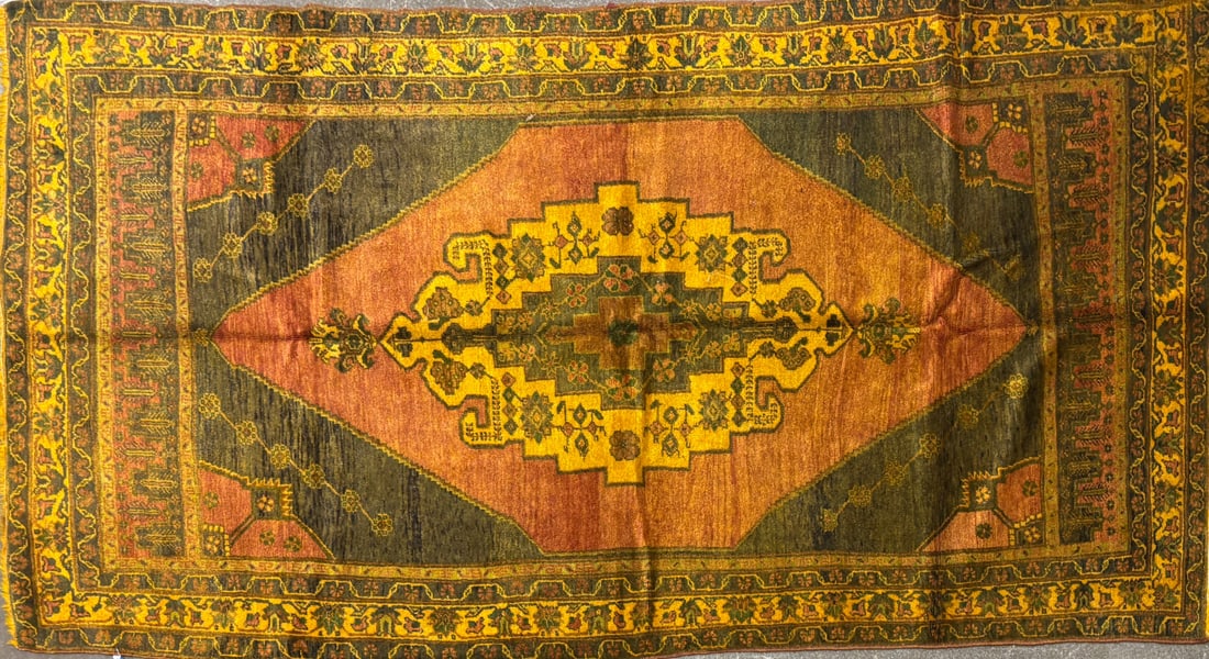 Tashpinar - Medallion Area Rug, 4'-8" X 8'-11" (1 of 4)