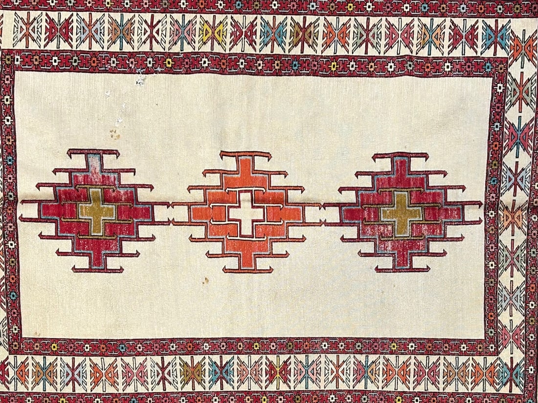 Soumaksilk- Accent Rug, 3'-5" X 4'-8": Size: 3'-5" X 4'-8" Country of Origin: TRK Advertised Retail Price: $ 1950 Tag No. 13760 Shipping available. 