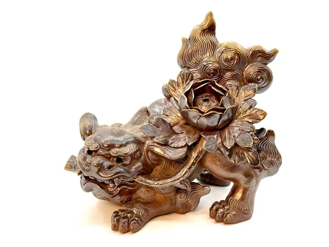 Lion and Flower Bizen ware?Japan 19th Century: Lion and Flower Bizen ware. Japan 19th Century H:25.5cm