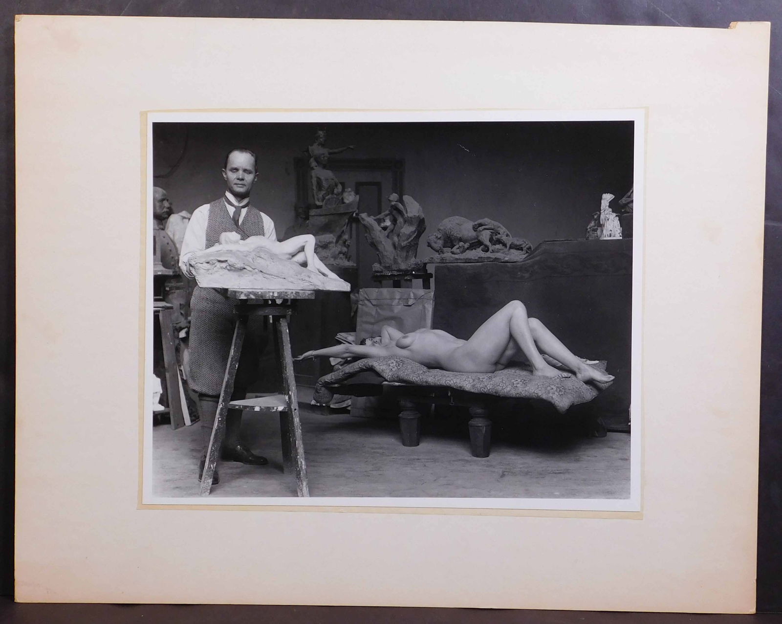 Leslie Jones: Karl Skoog, Boston sculptor, at work (1 of 6)
